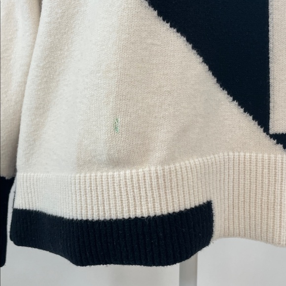 Club Monaco Intarsia Sweater in Black and Cream, XL - Picture 6 of 13
